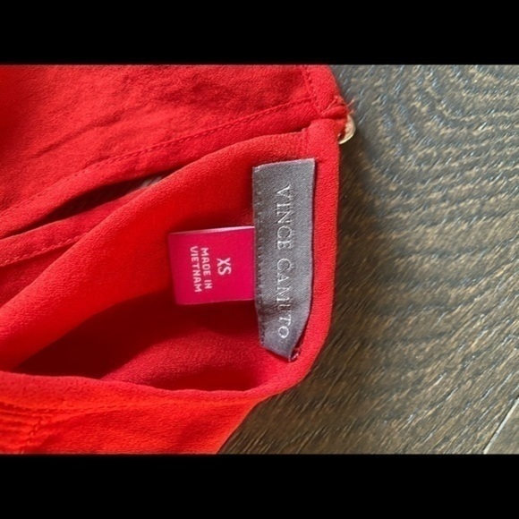 NWT Vince Camuto Red Split Sleeve Blouse Size XS - Picture 5 of 6